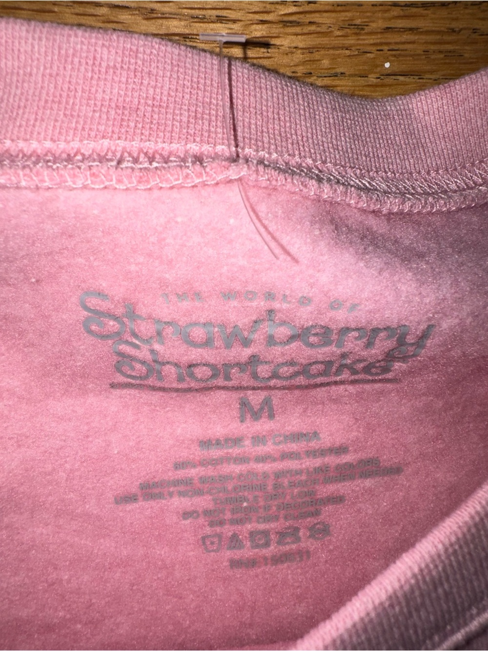 Strawberry shortcake pink sweatshirt size m women's - Picture 2 of 3